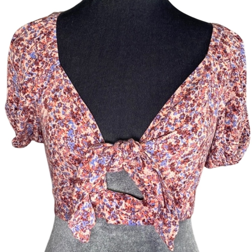Feminine Pink Floral Tie Crop Top Size Medium